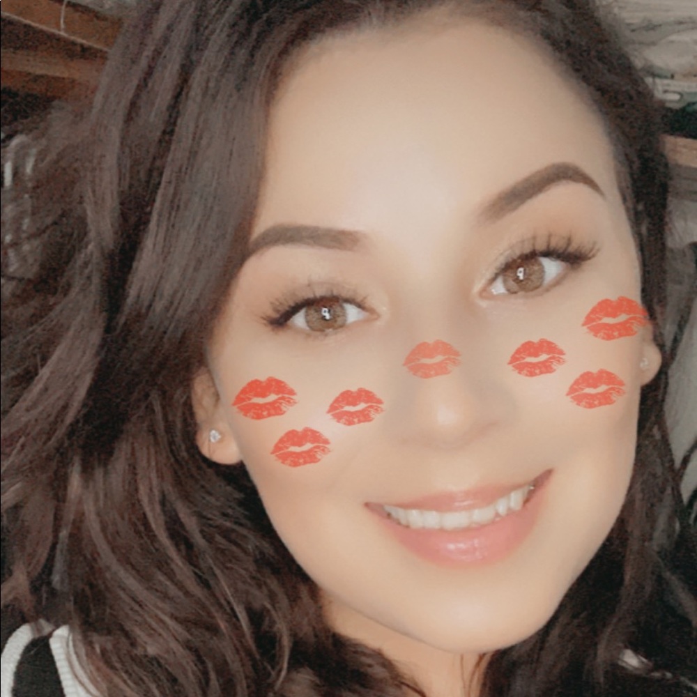 Meet your Posher, Stacie